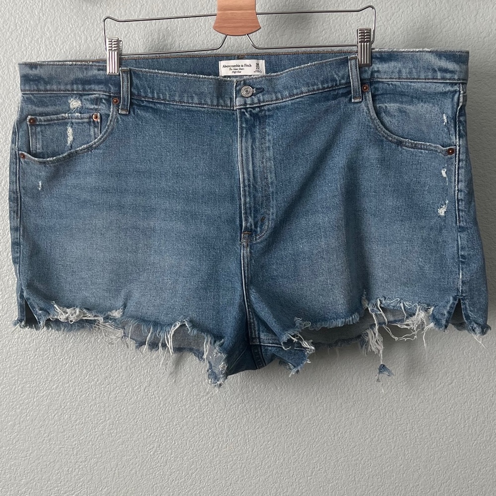 Abercrombie & Fitch The Mom Short High Rise Denim Shorts Size 36 22